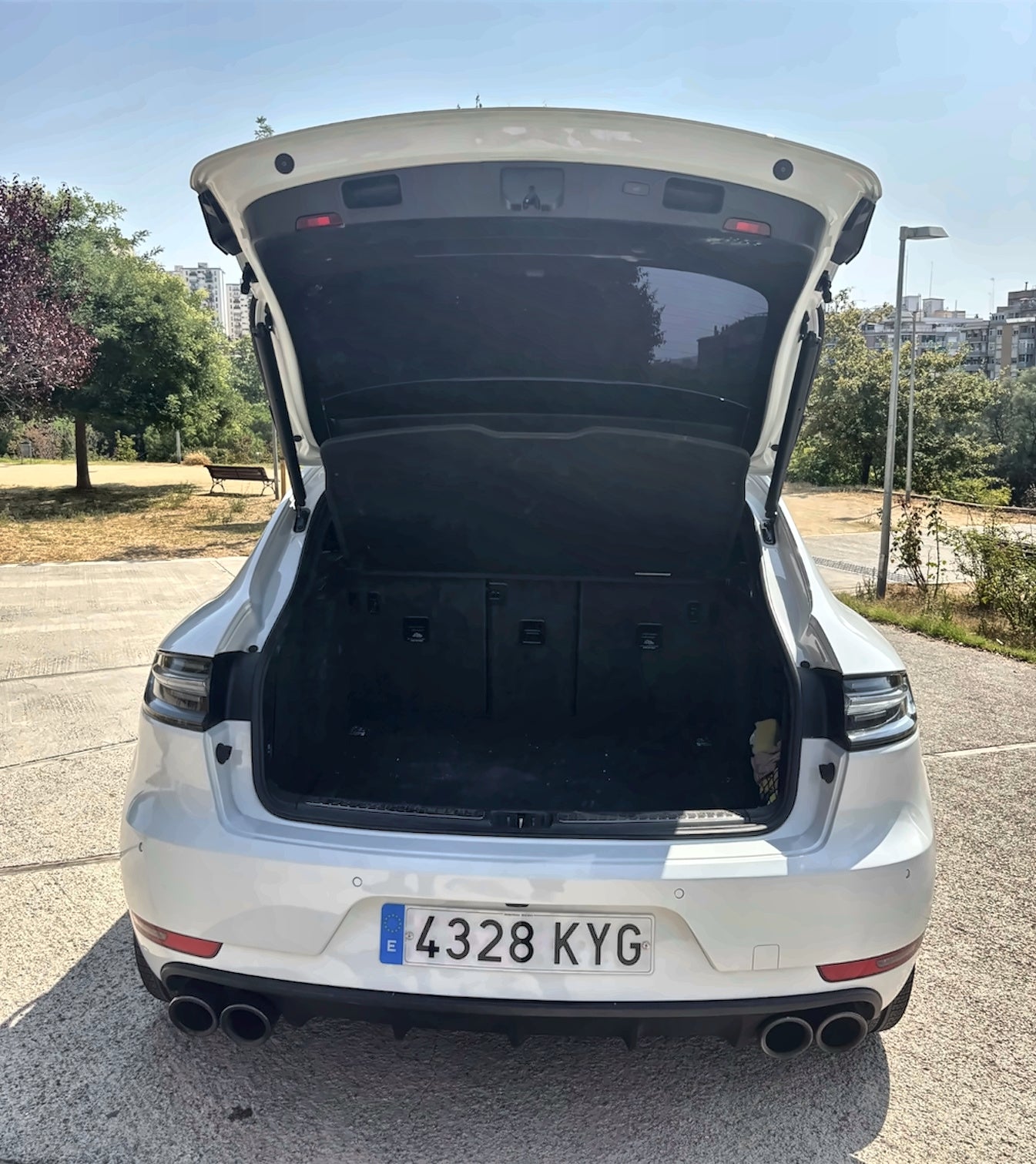 PORSCHE MACAN SPIRIT