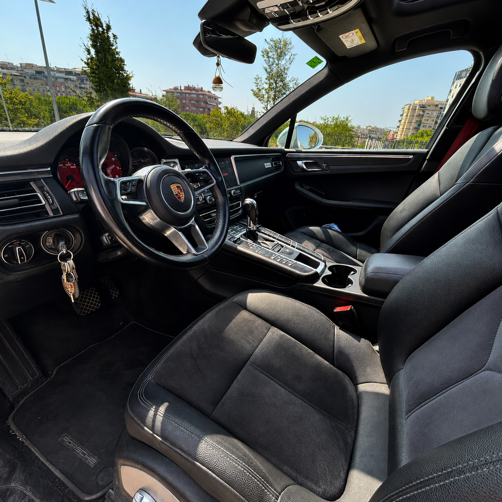 PORSCHE MACAN SPIRIT